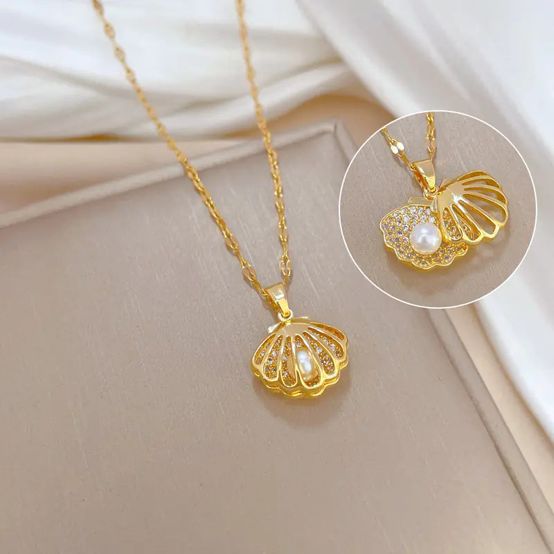 Titanium Steel Pearl Necklace with Zirconia and Pendant
