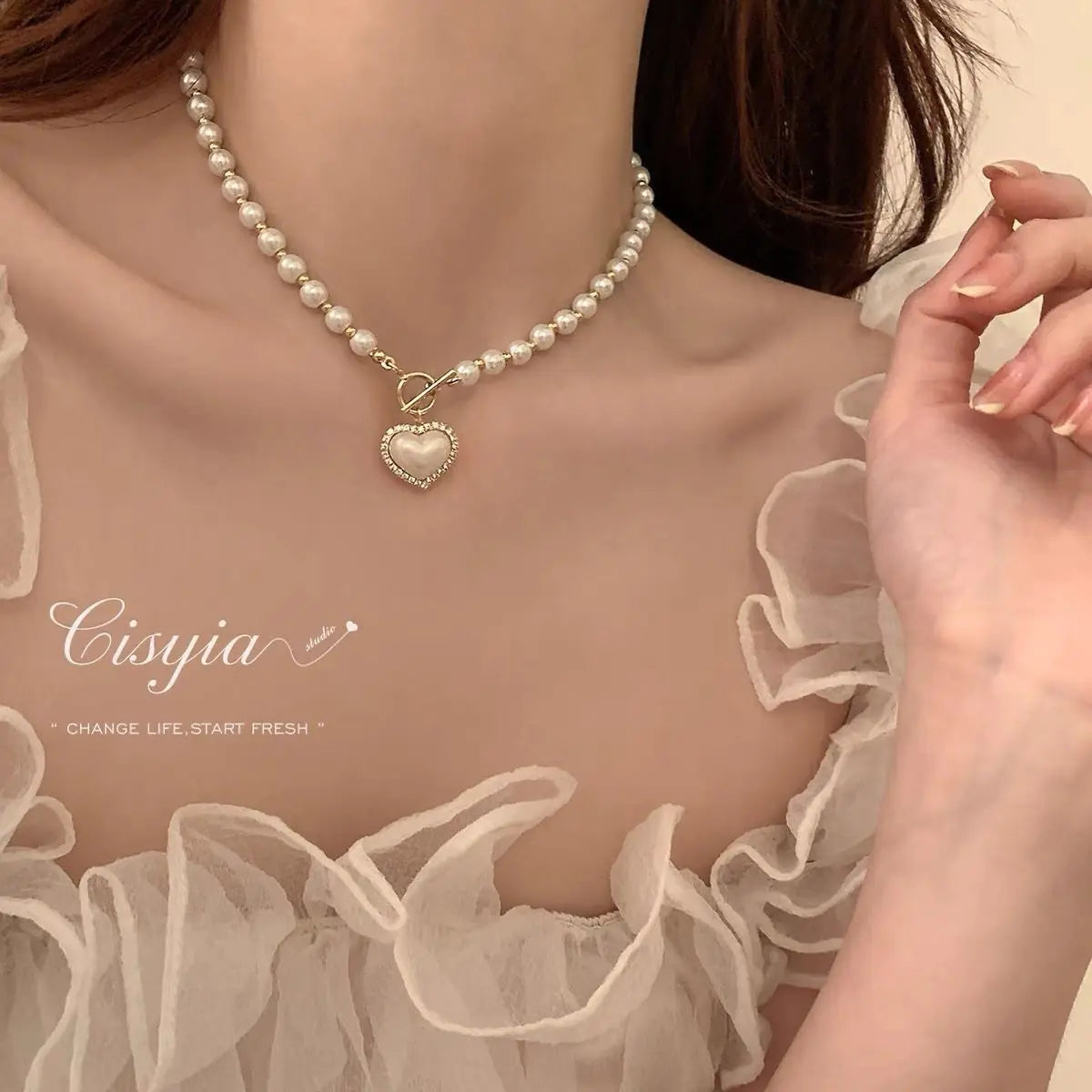 Heart-Shaped Faux Pearl Beads Necklace (One Piece)